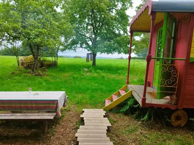 Jardin de l'établissement Roulotte Bohème