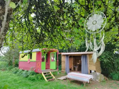 Jardin de l'établissement Roulotte Bohème