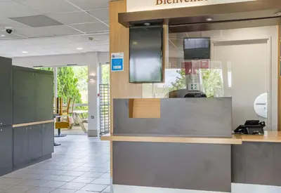 Hall ou réception de l'établissement B&B HOTEL Belfort