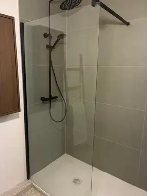 Salle de bains dans l'établissement Chez nous Mulhouse - Hyper Centre - Parking - Balcon - Netflix
