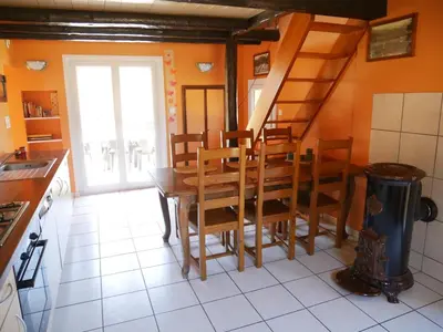 Cuisine ou kitchenette dans l'établissement Chalet pour amoureux de la nature avec vue sur le lac de Retournemer