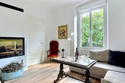 Coin salon dans l'établissement Le Manoir 6 et 2 pers Piscine et grand jardin