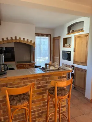 Cuisine ou kitchenette dans l'établissement Chalet familial avec piscine au centre ville de Gerardmer