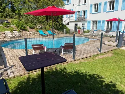 Piscine de l'établissement Chalet familial avec piscine au centre ville de Gerardmer ou située à proximité