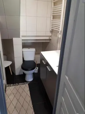 Salle de bains dans l'établissement Le Stein