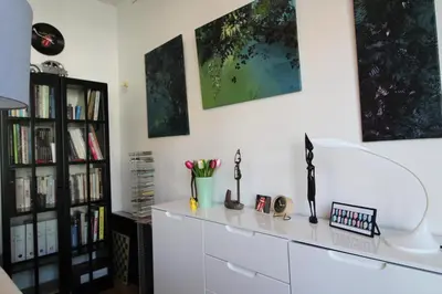 Bibliothèque dans l'appartement