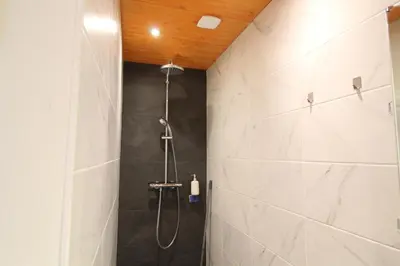 Salle de bains dans l'établissement Appartement Les Tulipes