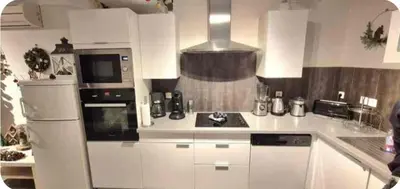 Cuisine ou kitchenette dans l'établissement Beautiful lakeside cottage with panoramic views