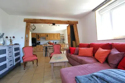 Cuisine ou kitchenette dans l'établissement Gîte La Louvière La Bresse sauna nature centre à