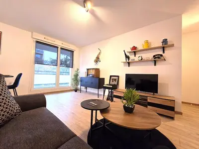 Télévision ou salle de divertissement dans l'établissement Jazz & Colmar - T2 - Free Parking - Centre ville- Colmar