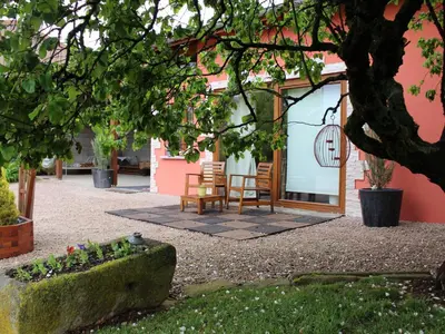 Jardin de l'établissement Holiday Home Ruhiges Ferienhaus mit Garten an der Weinstraße by Interhome