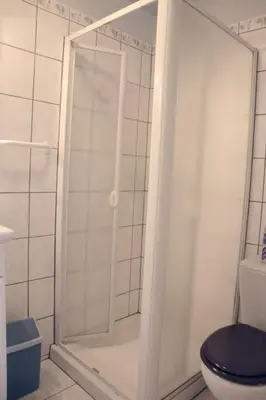Salle de bains dans l'établissement Holiday Home La Maison Bleue im Zentrum des Elsass in Bergheim by Interhome