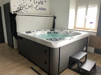 Plan de l'établissement Studio 3 étoiles avec grand JACUZZI PRIVÉ