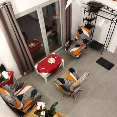 Coin salon dans l'établissement La Maisonnette