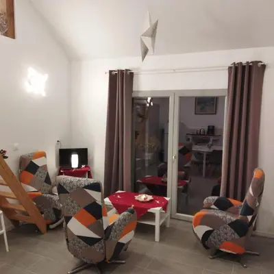 Coin salon dans l'établissement La Maisonnette