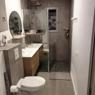 Salle de bains dans l'établissement La Maisonnette