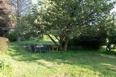 Jardin de l'établissement Maison d'hôtes Les Roches Fleuries