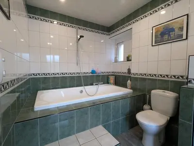 Salle de bains dans l'établissement Chambres Eugène et Gabrielle, La Villa de Fraize