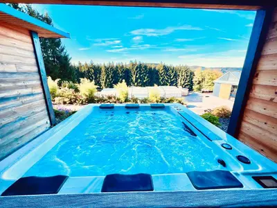 Piscine de l'établissement La lisière romantique ou située à proximité