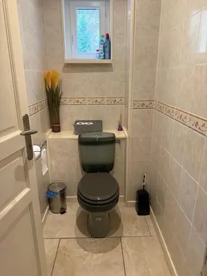 Salle de bains dans l'établissement Les Cinq Étoiles