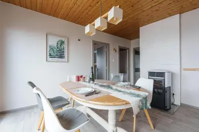 Cuisine ou kitchenette dans l'établissement Clairmatin - Plein Centre de La Bresse