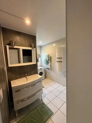 Salle de bains dans l'établissement Ancienne ferme rénovée