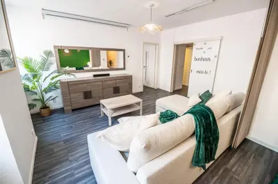 Coin salon dans l'établissement La Canopée - Parking - Centre ville - Netflix - 6 pers - 66m2