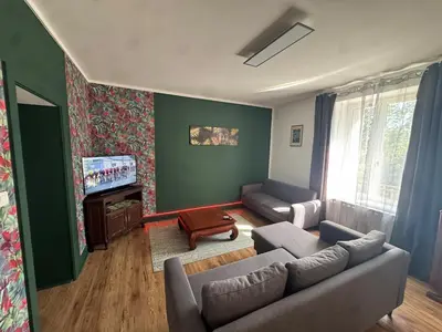 Télévision ou salle de divertissement dans l'établissement Le colibri au pied des ballons des Vosges