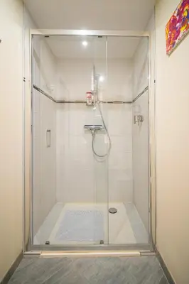 Salle de bains dans l'établissement Au nid d'Alsace - SPA et sauna privé