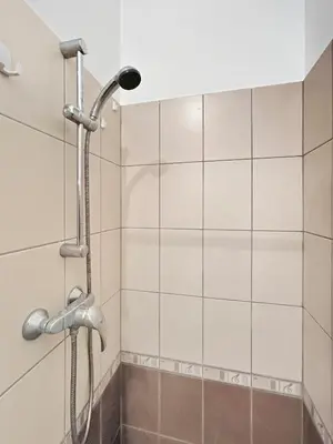 Salle de bains dans l'établissement T2 épuré, spacieux & tranquille avec stationnement
