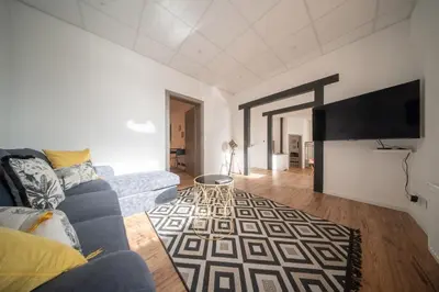 Télévision ou salle de divertissement dans l'établissement Le Bateau d'Alma Chic apartment for 6 people