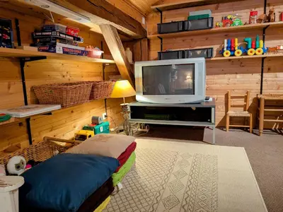 Plan de l'établissement Maison calme en forêt avec sauna et fibre - 10 pers. - FR-1-583-514