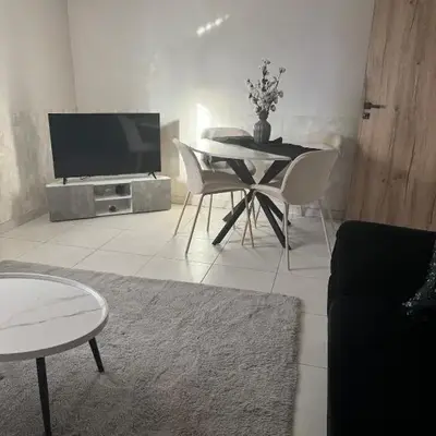 Lila's Home - Appartement dans maison avec extérieur