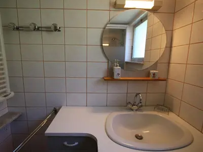 Salle de bains dans l'établissement Gîte charmant au cœur de Jussarupt - animaux OK - FR-1-589-847