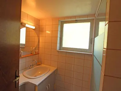 Salle de bains dans l'établissement Gîte charmant au cœur de Jussarupt - animaux OK - FR-1-589-847