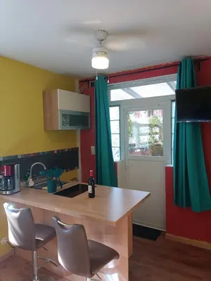Cuisine ou kitchenette dans l'établissement Charming guest suite in triborder area