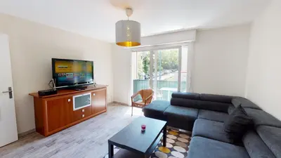 Télévision ou salle de divertissement dans l'établissement Appartement F4 refait proche université