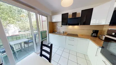 Cuisine ou kitchenette dans l'établissement Appartement F4 refait proche université