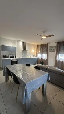 Cuisine ou kitchenette dans l'établissement Colmar Gîte des Cotonnades