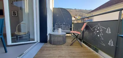 Balcon ou terrasse dans l'établissement Spacieux duplex avec terrasse très apprécié des voyageurs au cœur de la Bresse - de 2 à 8 personnes