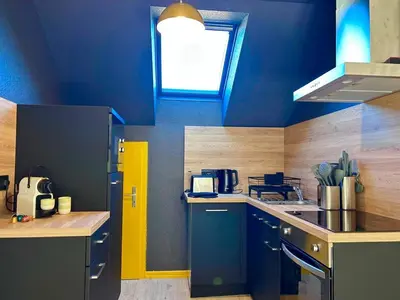 Cuisine ou kitchenette dans l'établissement Yellow Suite - Design Stay for 3 - Alsace - Vosges