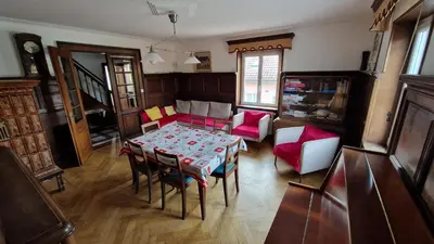 Coin salon dans l'établissement Gîte Eugénie