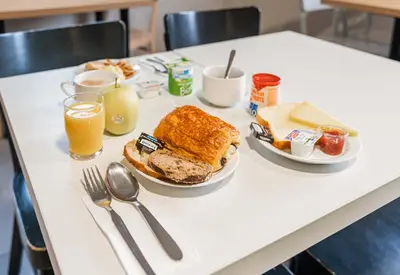 Nourriture dans l'hôtel ou à proximité