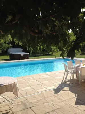 Piscine de l'établissement L'Atelier 4 stars Luxury, Hot Tub, Pool ou située à proximité