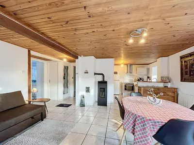 Cuisine ou kitchenette dans l'établissement Appartement Au Calme