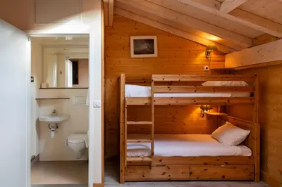 Salle de bains dans l'établissement Domaine du Hirtz, Restaurant & Spa