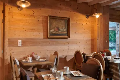 Restaurant ou autre lieu de restauration dans l'établissement Pêche de Vigne & Spa