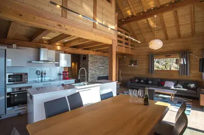 Cuisine ou kitchenette dans l'établissement Les chalets perchés
