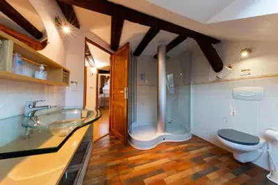 Salle de bains dans l'établissement Le Domaine du Verger, Gîtes et SPA privé