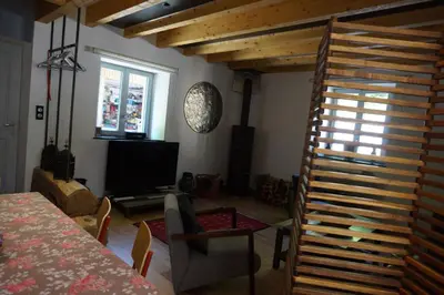 Télévision ou salle de divertissement dans l'établissement le 18 bis